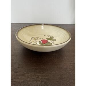 Poppy Trail By Metlox Salad Soup Bowl Made in California Vtg Strawberry Floral